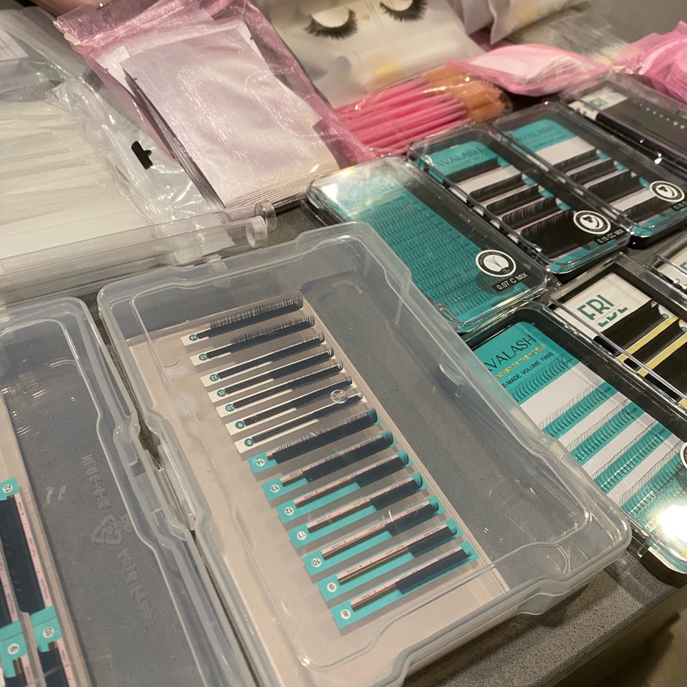 Lash Extension Supplies EBL and Vavalash